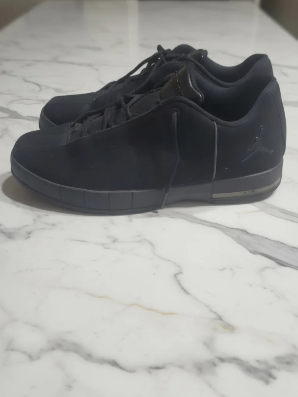 Jordan Low Top Sneakers in Black